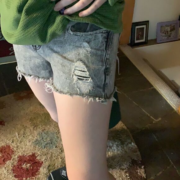 EUC AMERICAN EAGLE OUTFITTERS SIZE 4 MOM JEAN SHORT CUTOFFS DISTRESSED - Picture 12 of 12